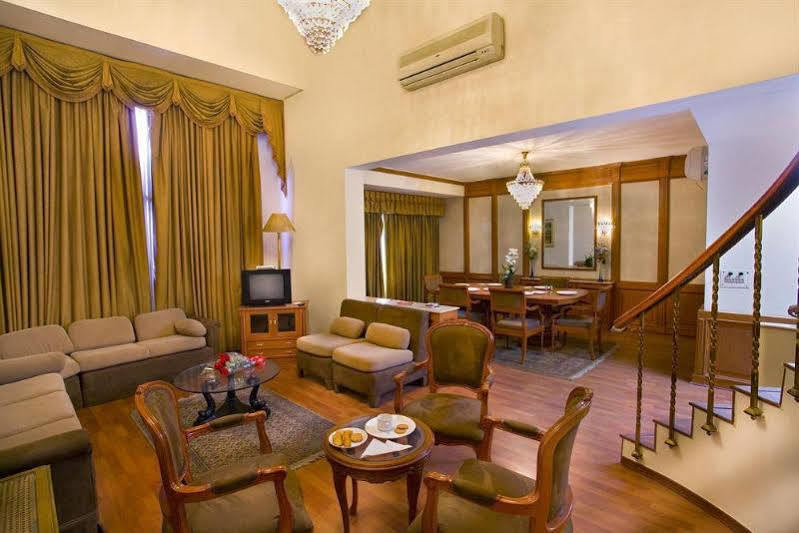 The Bmk Hotel Greater Kailash Dillí Exteriér fotografie